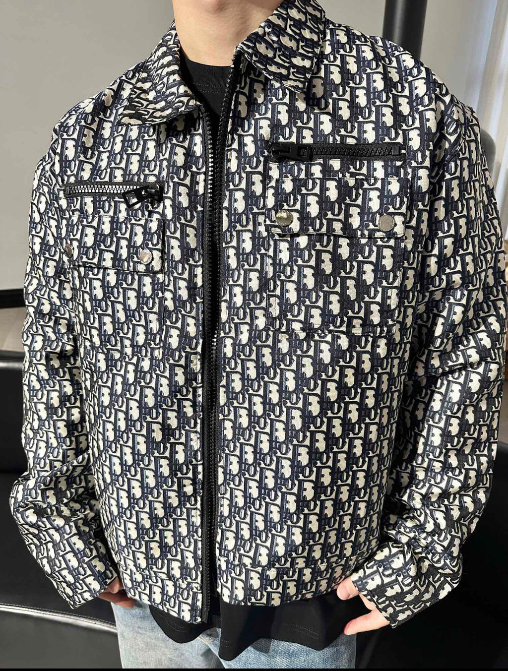 MEN’S JACKET