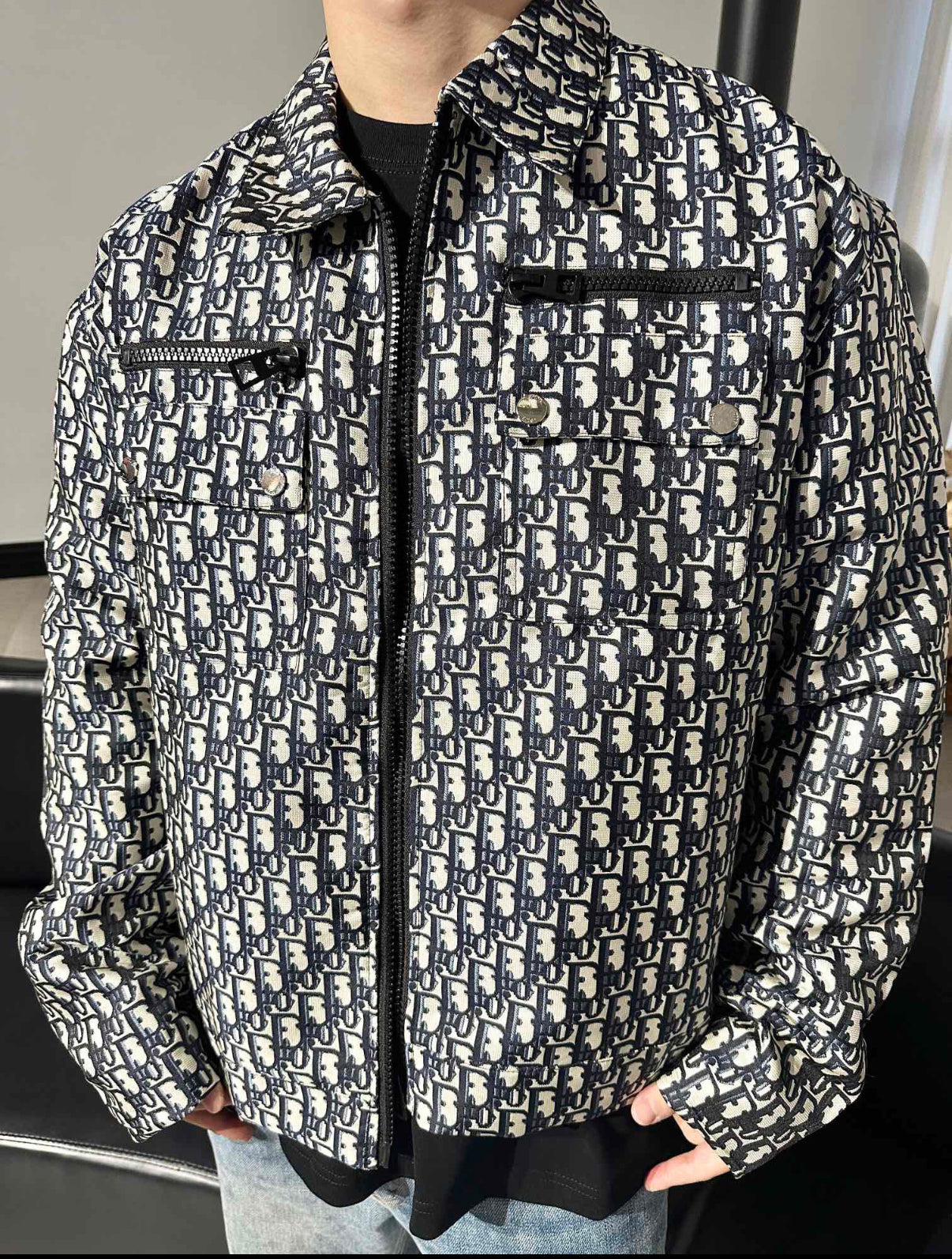 MEN’S JACKET