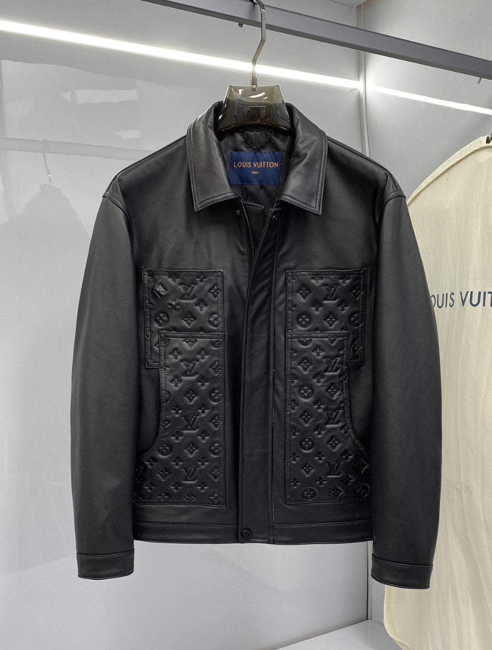 MEN’S LEATHER JACKET