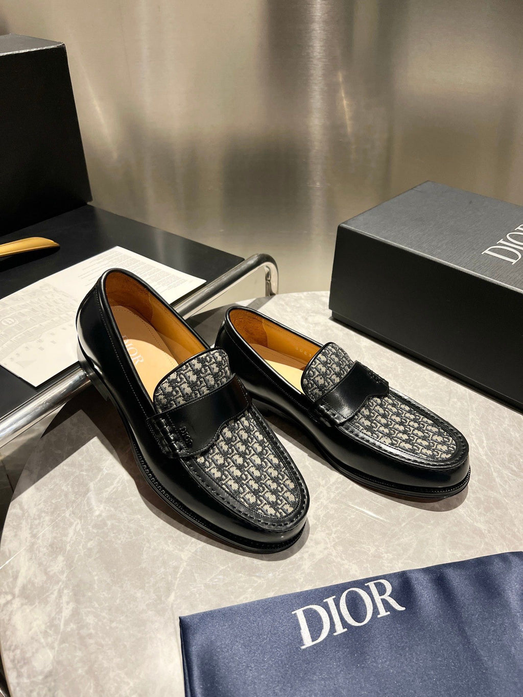 MEN’S LOAFERS