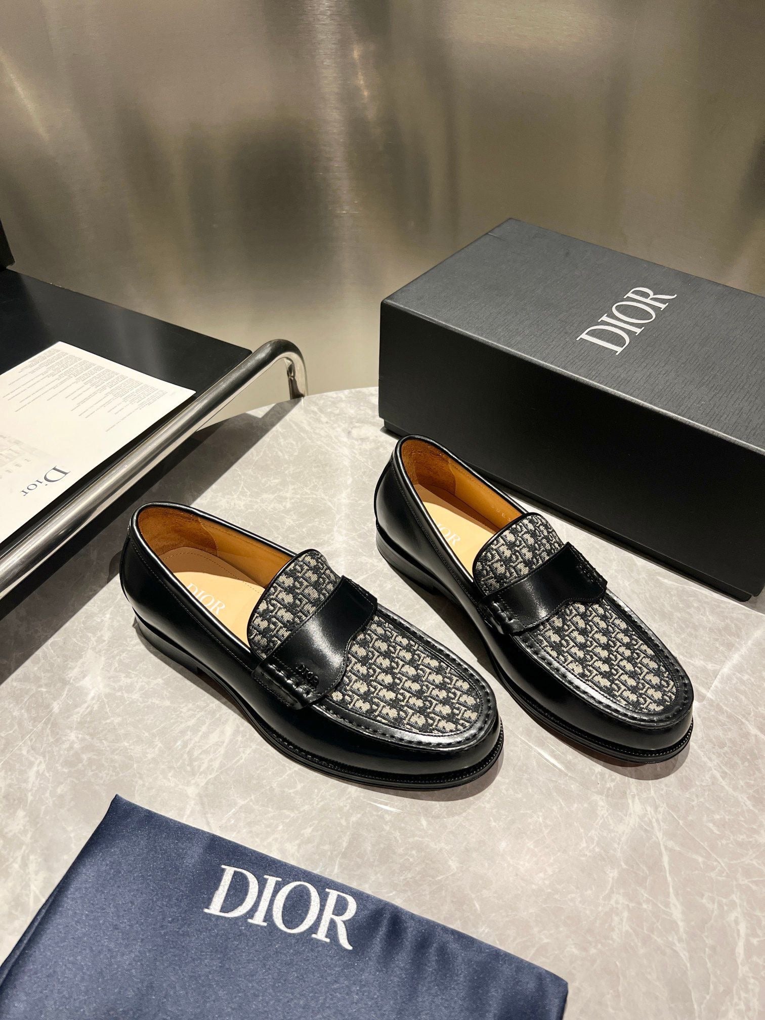 MEN’S LOAFERS